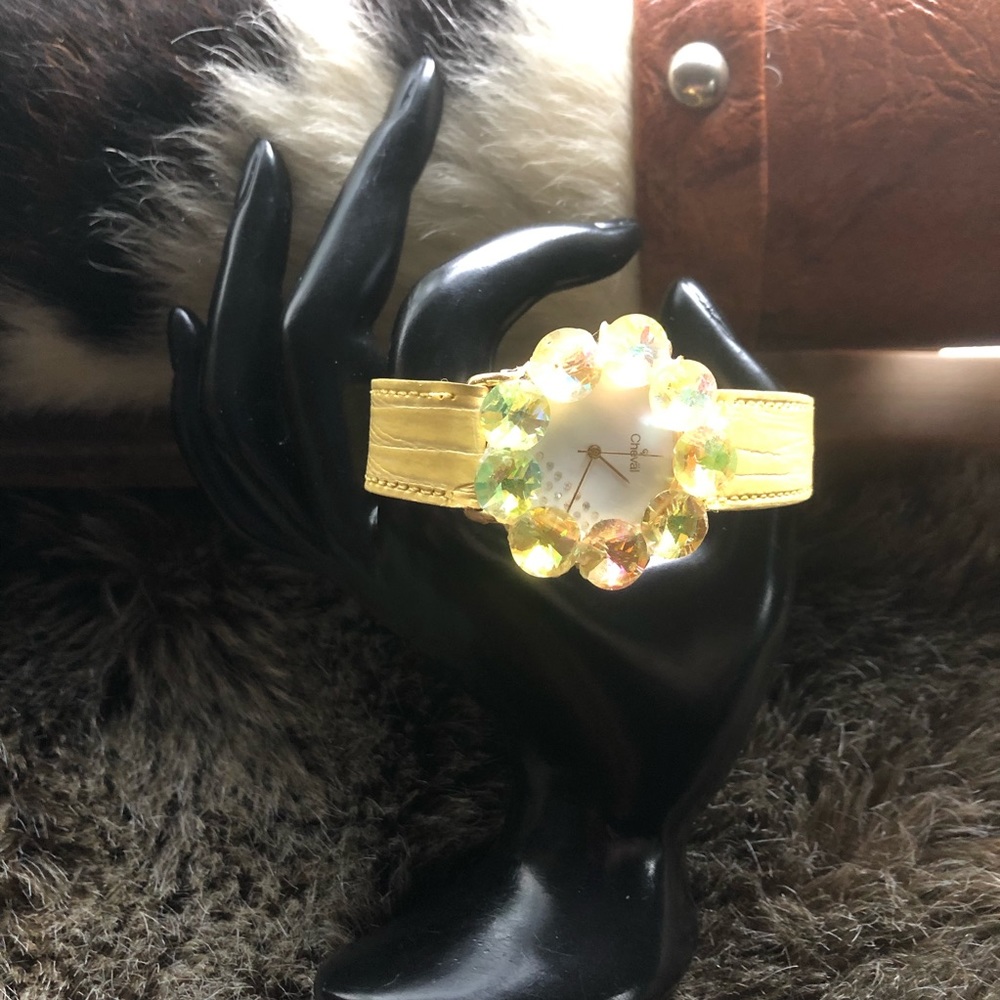 Vintage 80s ladies Cheval lemon rivoli stone genuine leather band watch